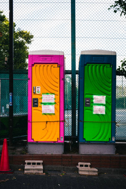 Porta potty delivery and setup in Ivanhoe, CA